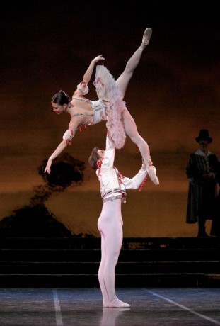 Don Quijote - Choreography Patrice Bart, Photo © Sakari Viika 10