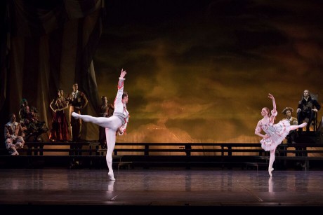 Abigail Sheppard - Kitri, Michal Krcmar - Basilio, Don Quijote - Patrice Bart, Photo - Mirka Kleemola (27)