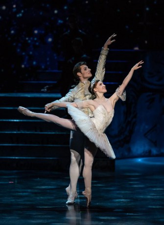 Cinderella by David Bintley, Cinderella - Abigail Sheppard, Prince - Michal Krcmar, Photo - imagenary.fi FNB  (11)