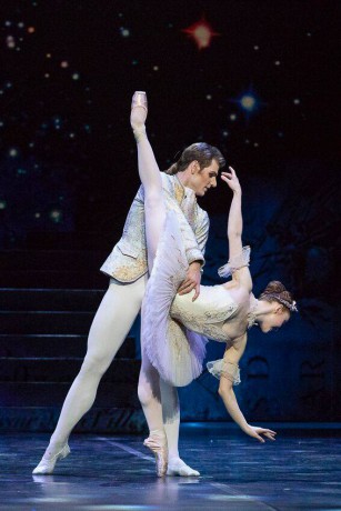 Cinderella by David Bintley, Cinderella - Abigail Sheppard, Prince - Michal Krcmar, Photo - imagenary.fi FNB  (21)