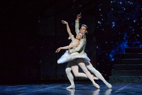 Cinderella by David Bintley, Cinderella - Abigail Sheppard, Prince - Michal Krcmar, Photo - imagenary.fi FNB  (26)