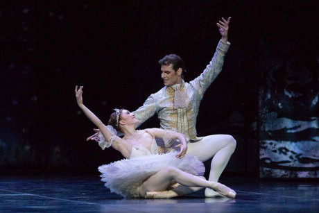 Cinderella by David Bintley, Cinderella - Abigail Sheppard, Prince - Michal Krcmar, Photo - imagenary.fi FNB  (29)