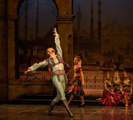 Corsaire Maria Kochetkova Michal Krcmar Anna Marie Holmes Roosa Oksaharju (8)