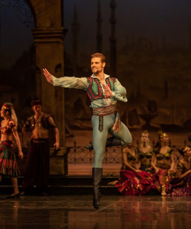 Corsaire Maria Kochetkova Michal Krcmar Anna Marie Holmes Roosa Oksaharju (9)