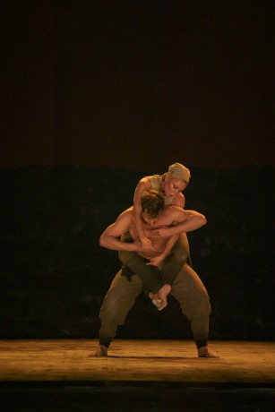 Dust Akram Khan Salla Eerola Michal Krcmar Sakari Viika (13)