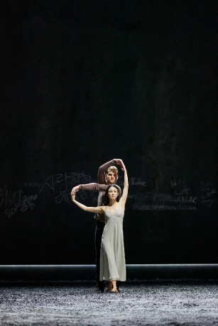 Messa da Requiem Christian Spuck EunJi Ha Michal Krcmar (2)