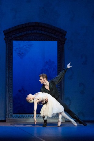 Onegin Finnish National Ballet Salla Eerola Michal Krcmar (16)