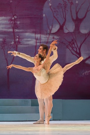 Teatro San Carlo Lo Schiaccianoci Nutcracker Ieluzzi Krcmar (4)