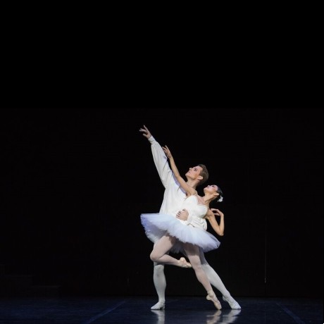Suit En Blanc EunJi Ha Michal Krcmar ballet (5)