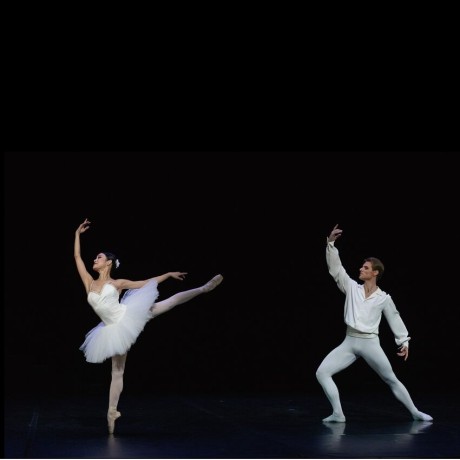 Suit En Blanc EunJi Ha Michal Krcmar ballet (7)