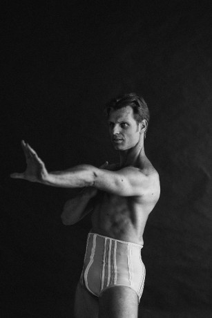 Michal Krcmar Principal Dancer Photo by Victoria Olonen (10)