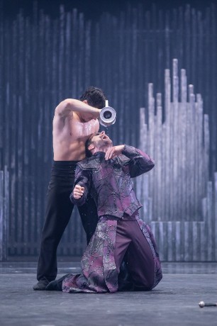 Hamlet Michal Krcmar Claudius Leo Mujic (10)