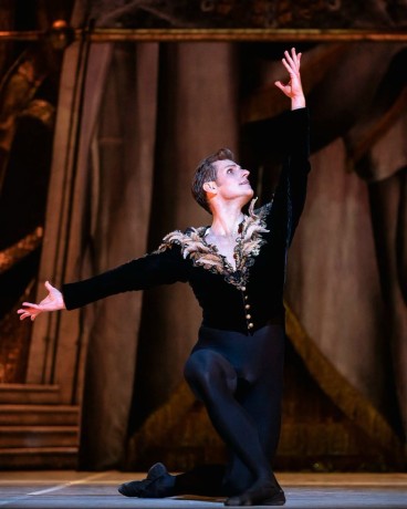 Swan lake Prince Michal Krcmar Ballet Dancer (5)
