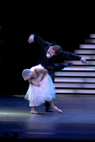Cinderella - A Tragic Tale, Choreography -  Terence Kohler, Photo © Sakari Viika 3