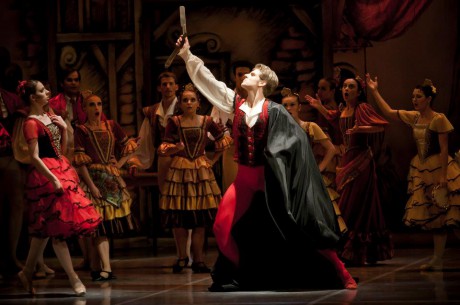 Don Quijote choreography Jaroslav Slavicky Photo © Martin Divisek Prague State Opera Alina nanu and Michal Krcmar  (6)