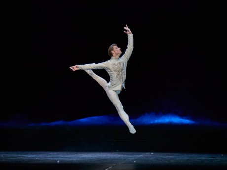 Michal Krcmar - Prince EunJi Ha Swan lake 2017 - Kenneth Greve, Photo Mirka Kleemola