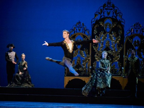 Swan lake 2017 - Kenneth Greve, EunJi Ha Michal Krcmar Prince, Photo Mirka Kleemola  (25)