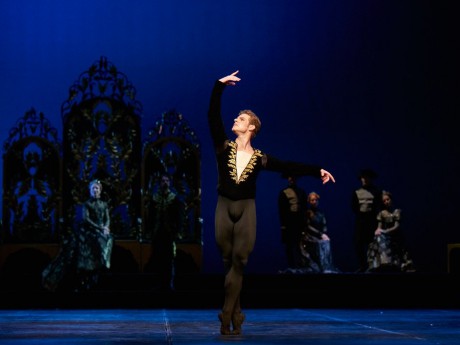 Swan lake 2017 - Kenneth Greve, EunJi Ha Michal Krcmar Prince, Photo Mirka Kleemola  (26)