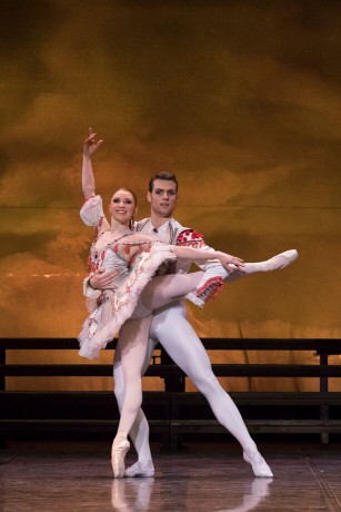 Abigail Sheppard - Kitri, Michal Krcmar - Basilio, Don Quijote - Patrice Bart, Photo - Mirka Kleemola (26)