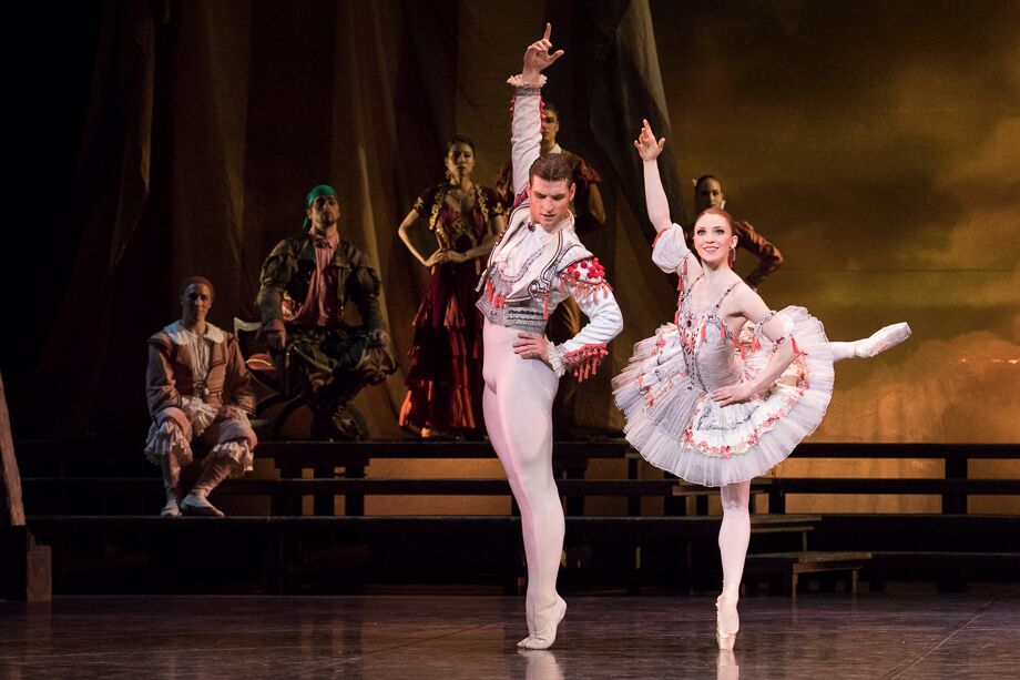 Abigail Sheppard - Kitri, Michal Krcmar - Basilio, Don Quijote - Patrice Bart, Photo - Mirka Kleemola (31)