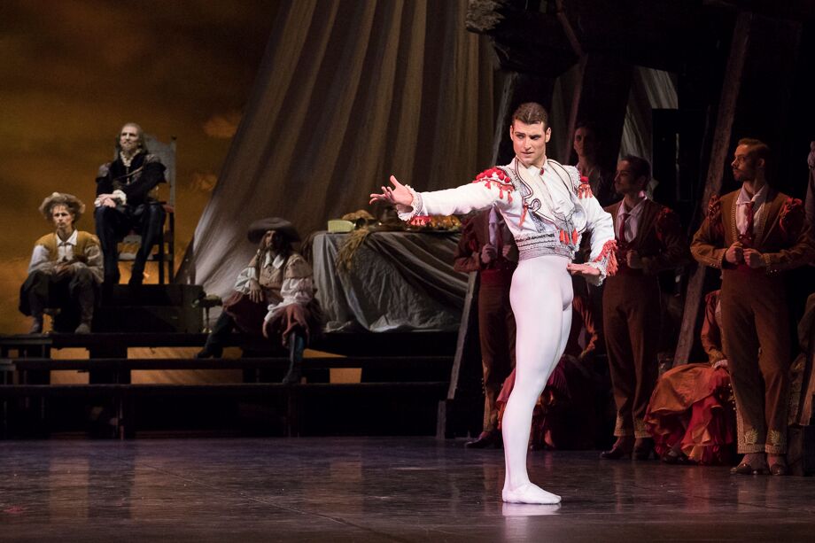 Abigail Sheppard - Kitri, Michal Krcmar - Basilio, Don Quijote - Patrice Bart, Photo - Mirka Kleemola (33)