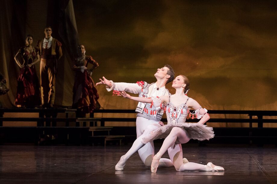 Abigail Sheppard - Kitri, Michal Krcmar - Basilio, Don Quijote - Patrice Bart, Photo - Mirka Kleemola (34)