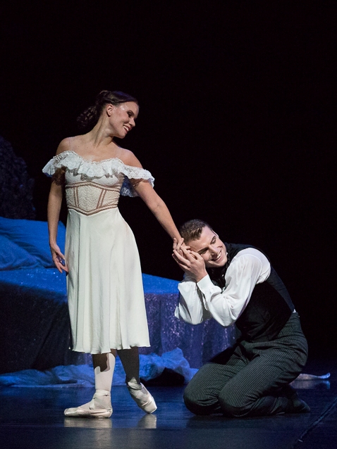 Lady of Camellias - Val Caniparoli, Marguerite Linda Haakana, Armand Duval Michal Krcmar, photo M. Kleemola FNB 2017 (20)