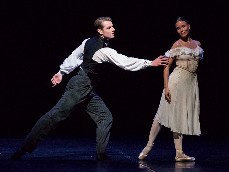 Lady of Camellias - Val Caniparoli, Marguerite Linda Haakana, Armand Duval Michal Krcmar, photo M. Kleemola FNB 2017 (26)