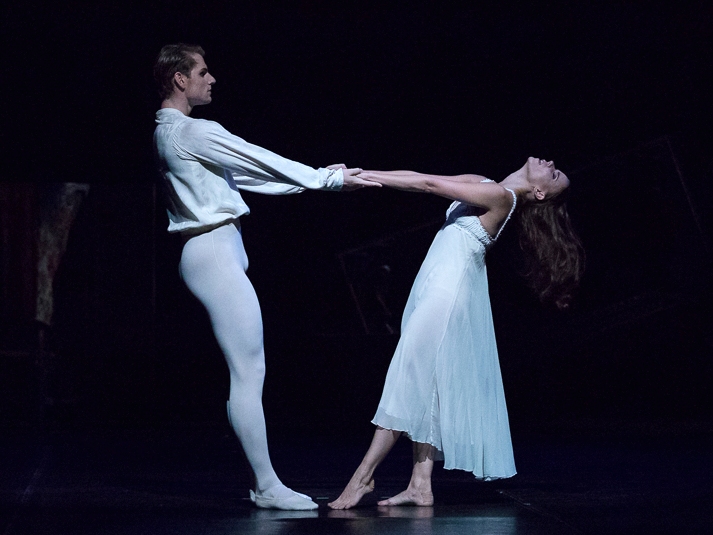 Lady of Camellias - Val Caniparoli, Marguerite Linda Haakana, Armand Duval Michal Krcmar, photo M. Kleemola FNB 2017 (60)