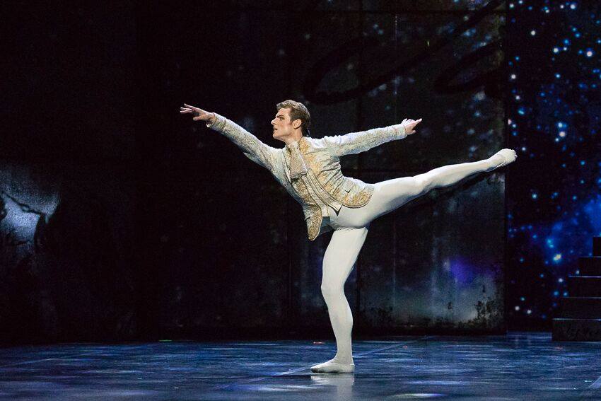 Cinderella by David Bintley, Cinderella - Abigail Sheppard, Prince - Michal Krcmar, Photo - imagenary.fi FNB  (18)