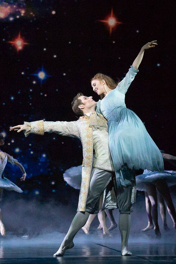 Cinderella by David Bintley, Cinderella - Abigail Sheppard, Prince - Michal Krcmar, Photo - imagenary.fi FNB  (40)