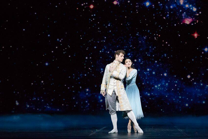 Cinderella by David Bintley, Cinderella - Eunji Ha, Prince - Michal Krcmar, Photo - imagenary.fi FNB  (47)