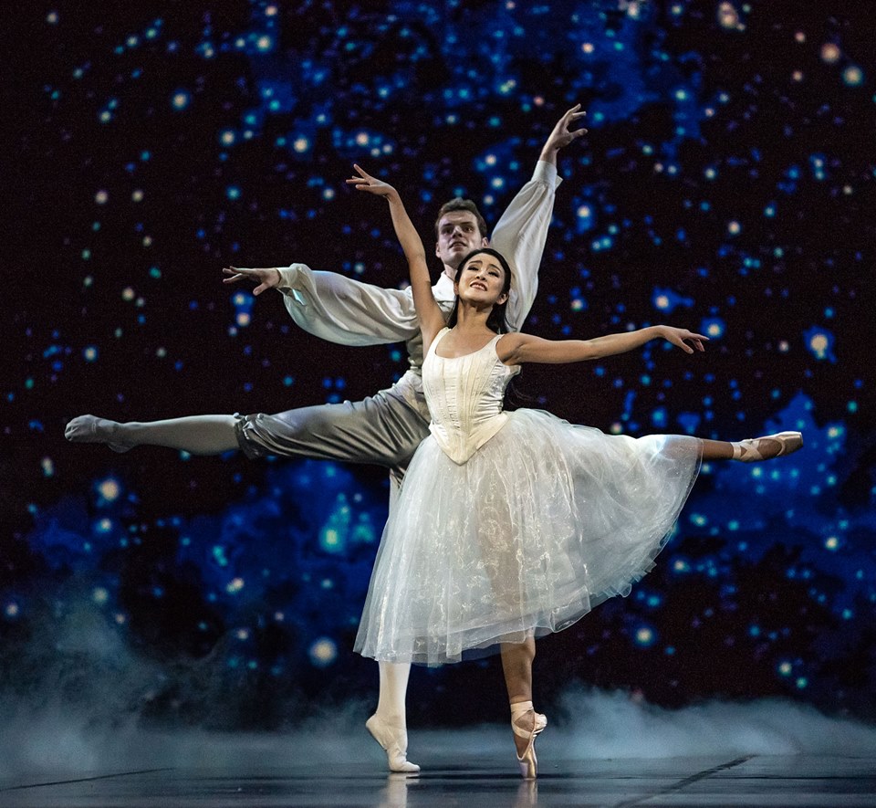 Cinderella by David Bintley, Cinderella - Eunji Ha, Prince - Michal Krcmar, Photo - imagenary.fi FNB  (51)