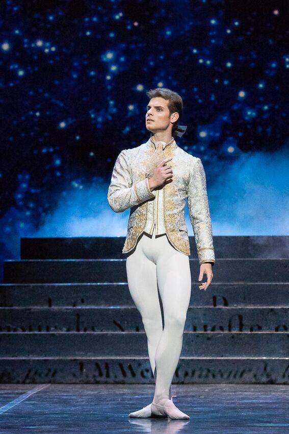 Cinderella by David Bintley, Prince - Michal Krcmar, Principal dancer, Photo - imagenary.fi FNB