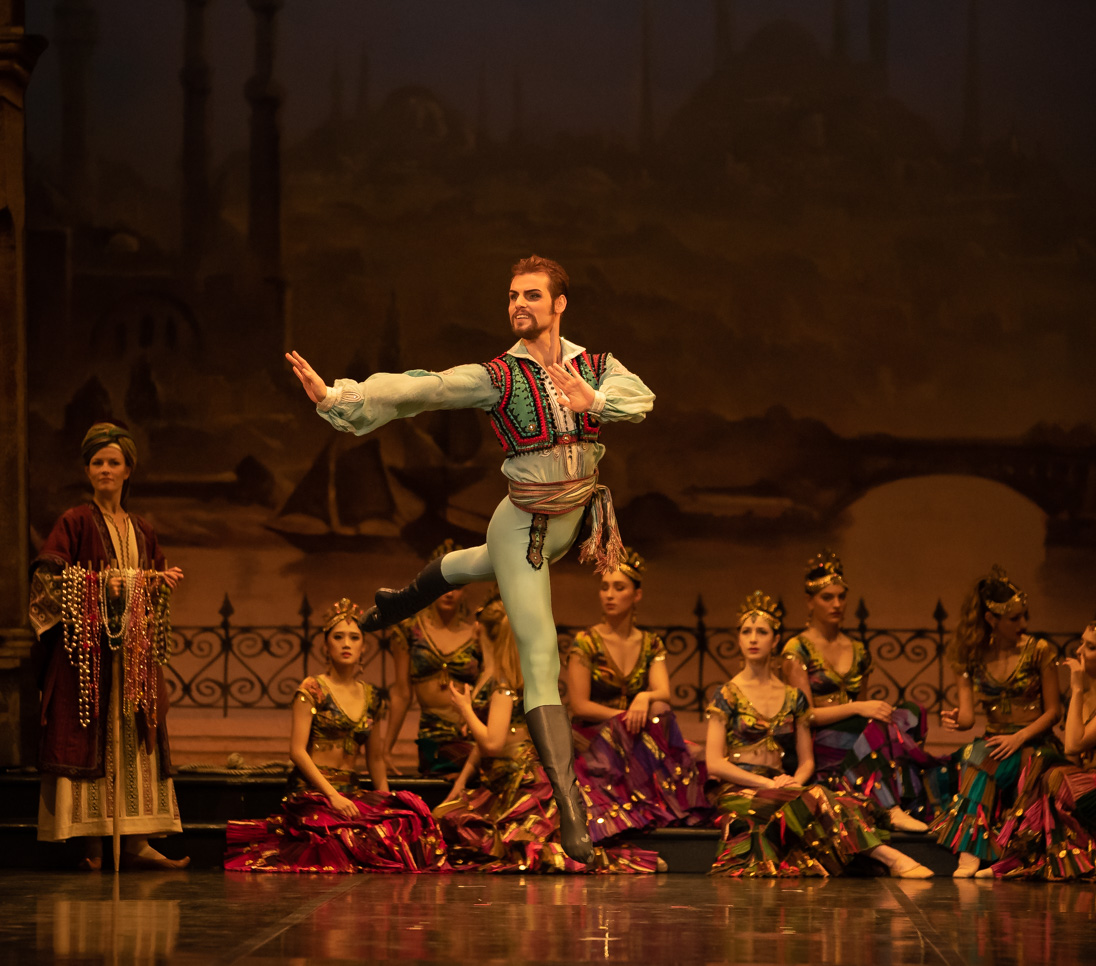 Corsaire Maria Kochetkova Michal Krcmar Anna Marie Holmes Roosa Oksaharju (2)