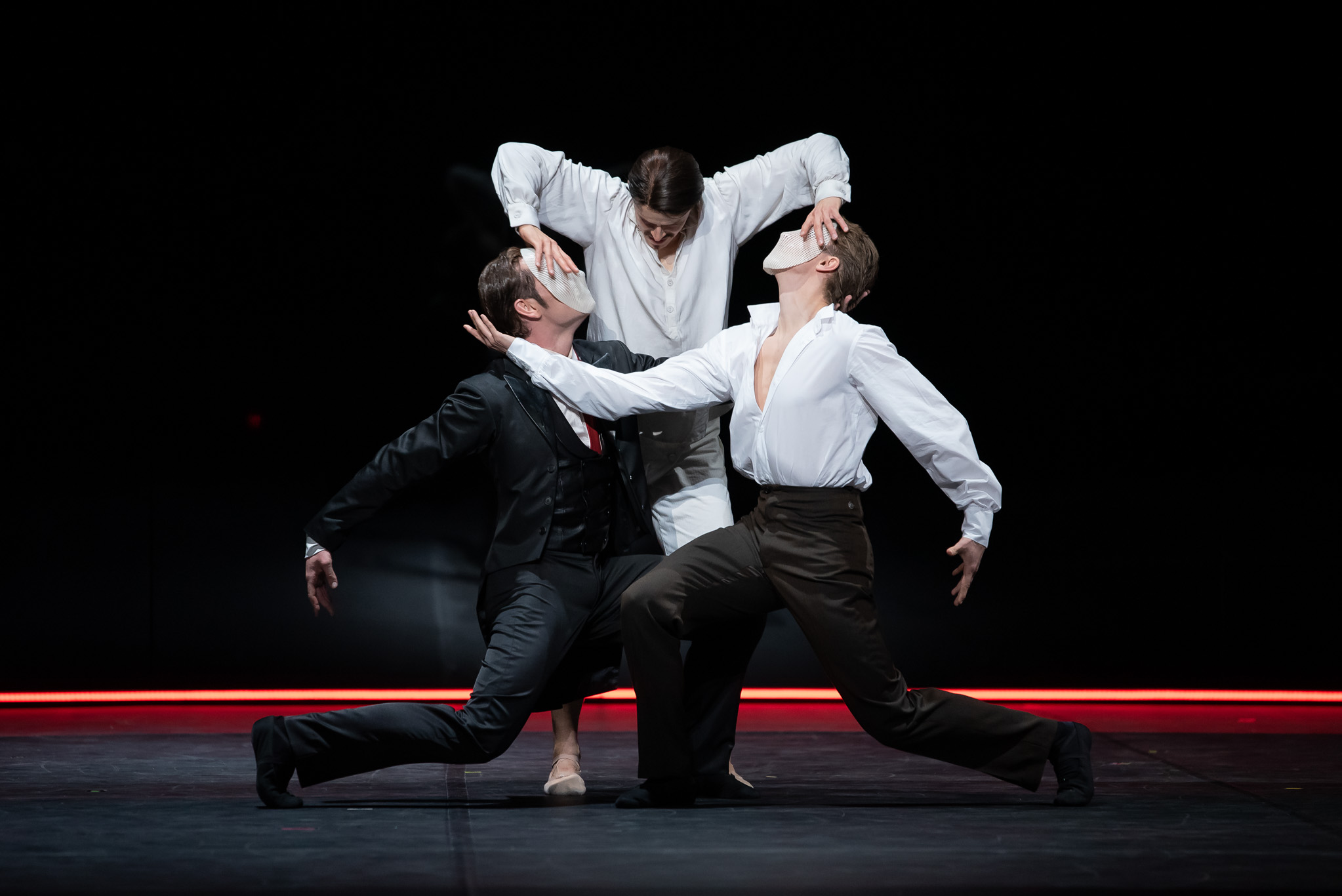 Jekyll and Hyde by Val Caniparoli FNB Michal Krcmar photo Roosa Oksaharju (14)