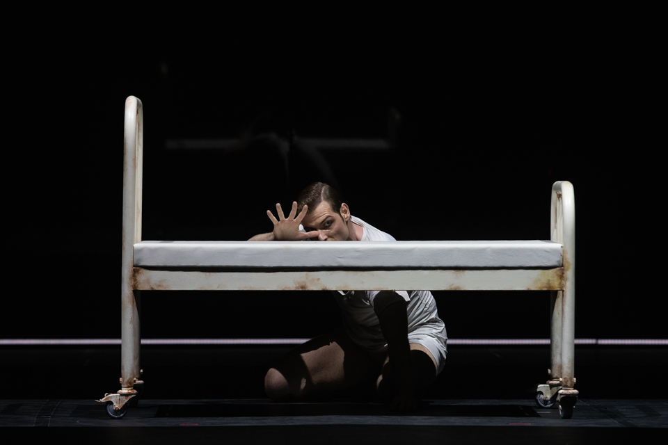 Jekyll and Hyde by Val Caniparoli FNB Michal Krcmar photo Mirka Kleemola (34)