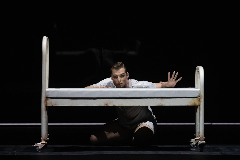 Jekyll and Hyde by Val Caniparoli FNB Michal Krcmar photo Mirka Kleemola (35)