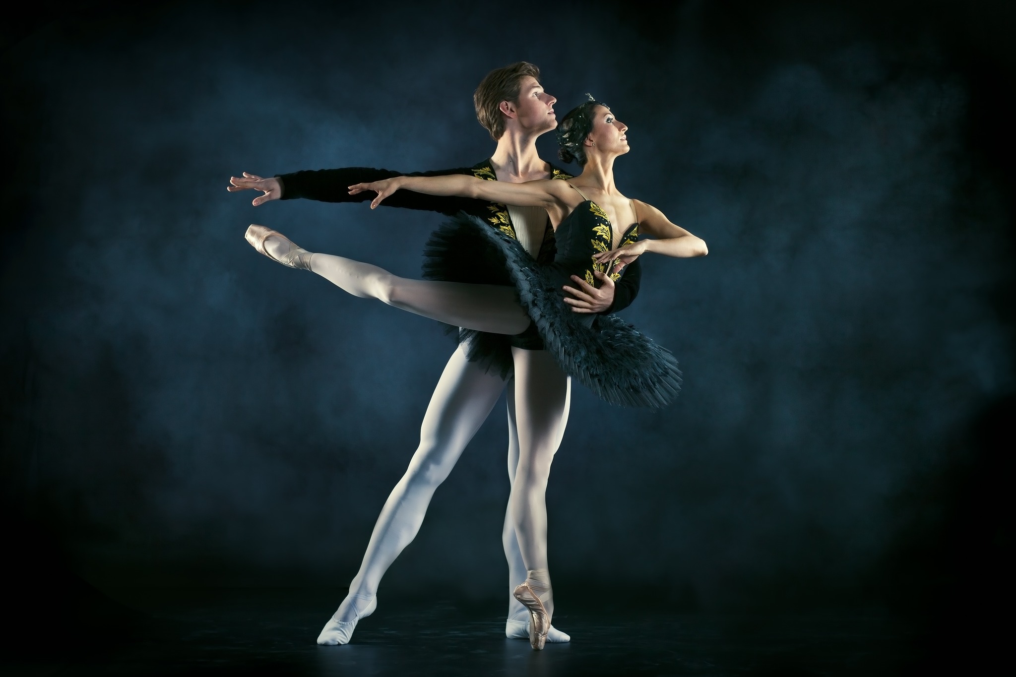 Black Swan ballet photo Petia Ilieva Michal Krcmar (2)