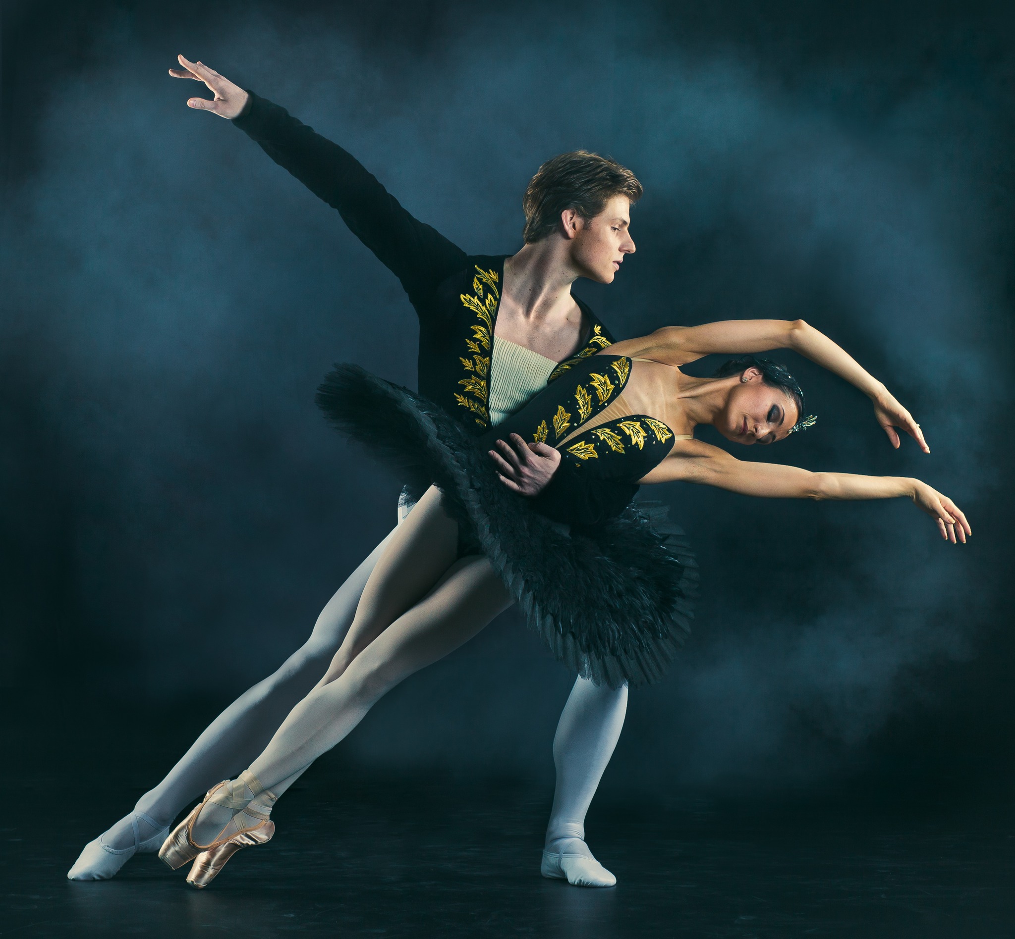 Black Swan ballet photo Petia Ilieva Michal Krcmar (3)