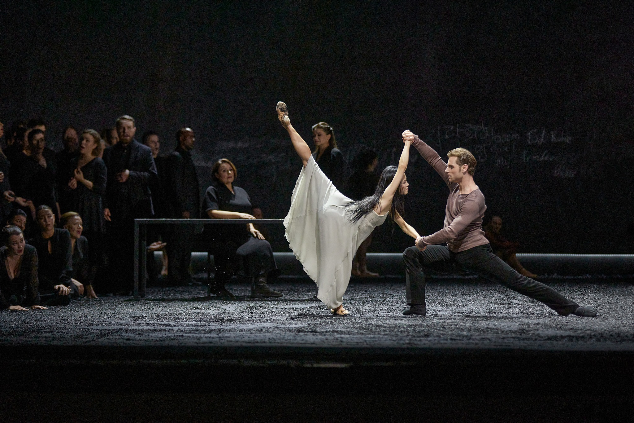 Messa da Requiem Christian Spuck EunJi Ha Michal Krcmar (1)