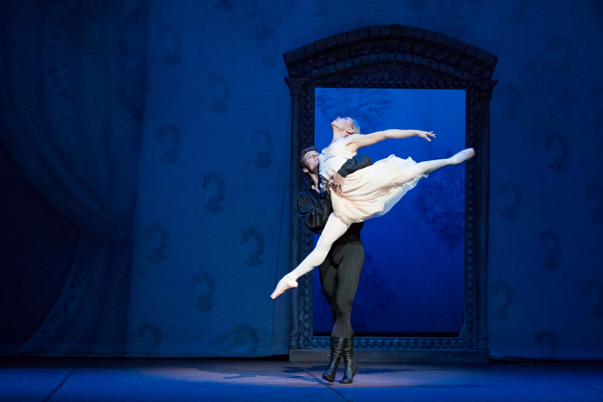 Onegin Finnish National Ballet Salla Eerola Michal Krcmar (17)