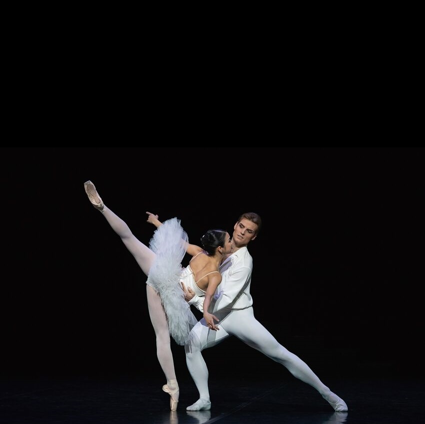 Suit En Blanc EunJi Ha Michal Krcmar ballet (2)
