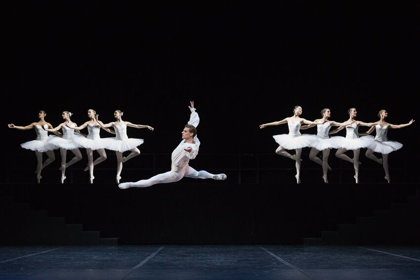 Suit En Blanc EunJi Ha Michal Krcmar ballet (6)