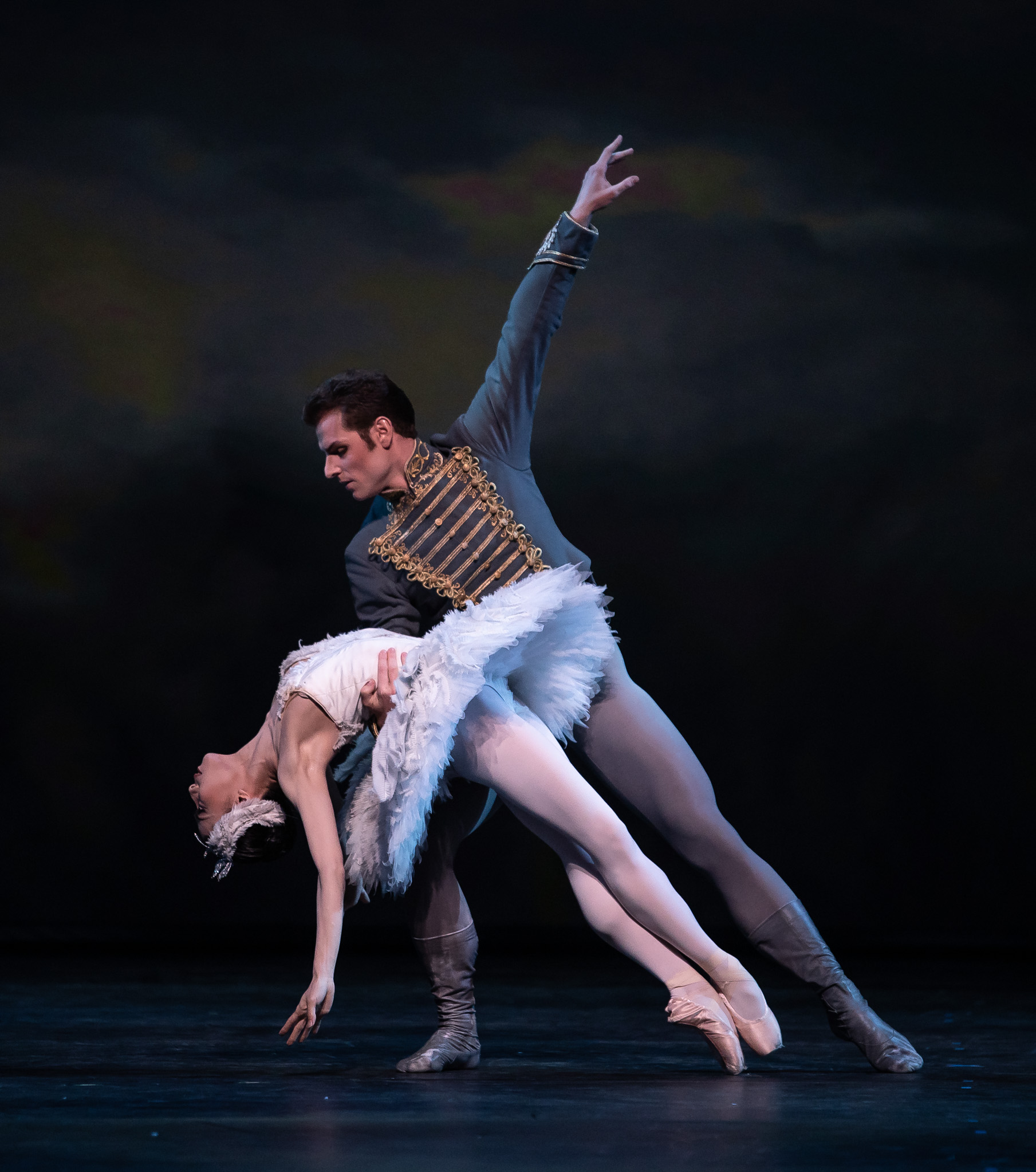 Swan lake ballet Hanako Matsune Michal Krcmar  (2)