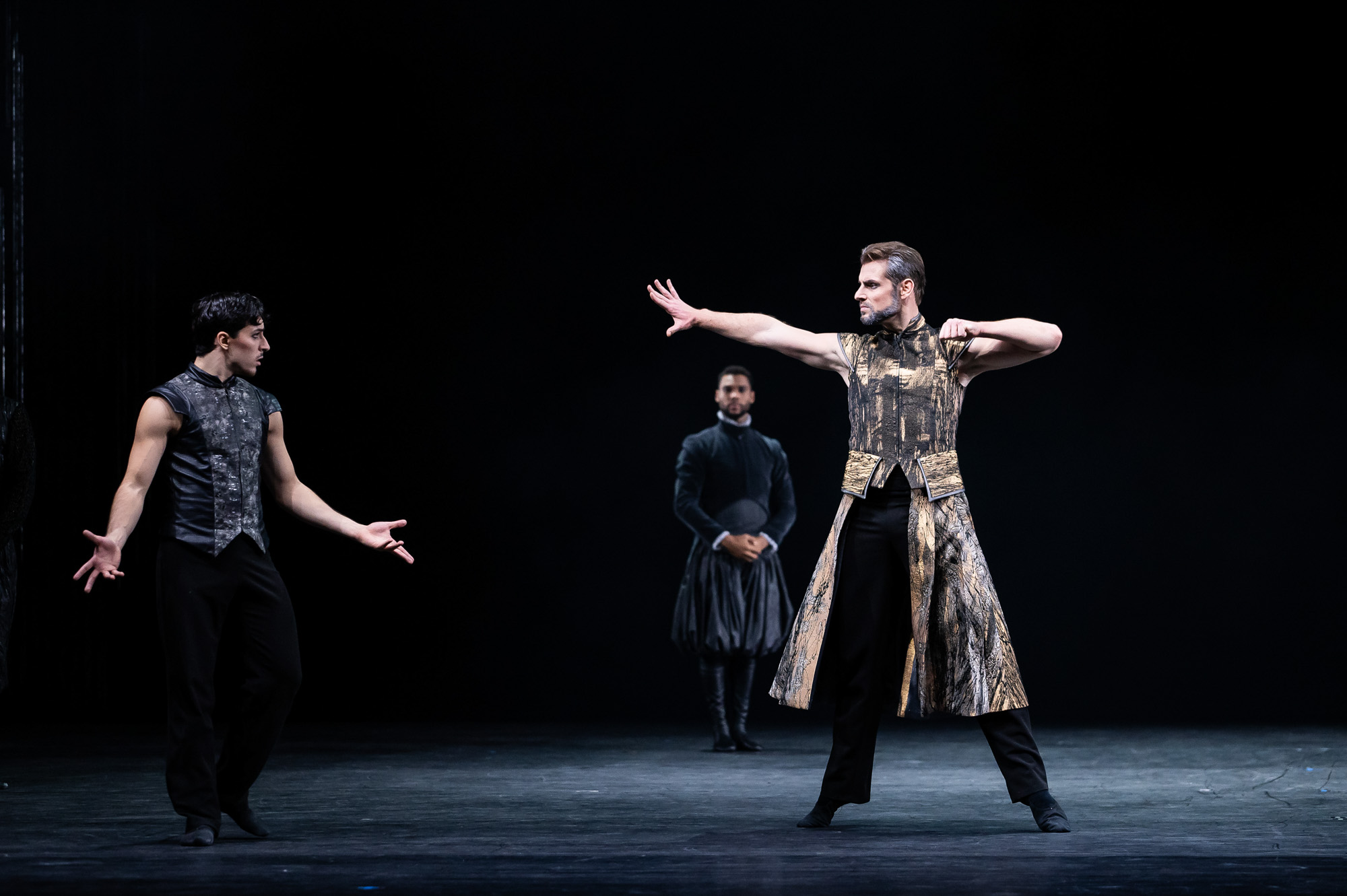 Hamlet Michal Krcmar Claudius Leo Mujic (16)