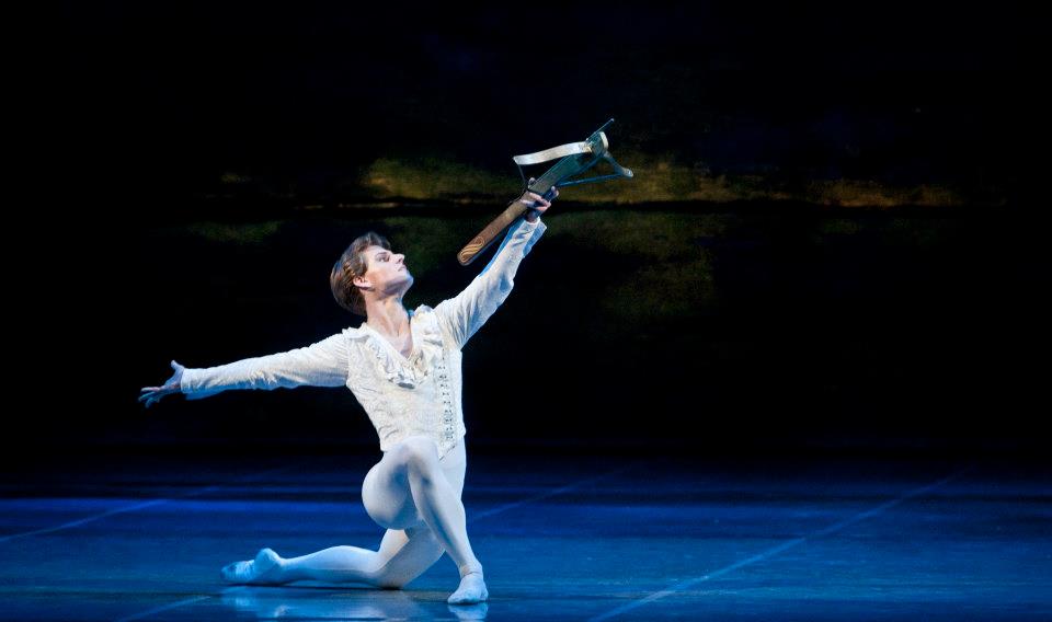 Swan lake Photo© Martin Divisek Prague State opera Alina Nanu and Michal Krcmar (8)