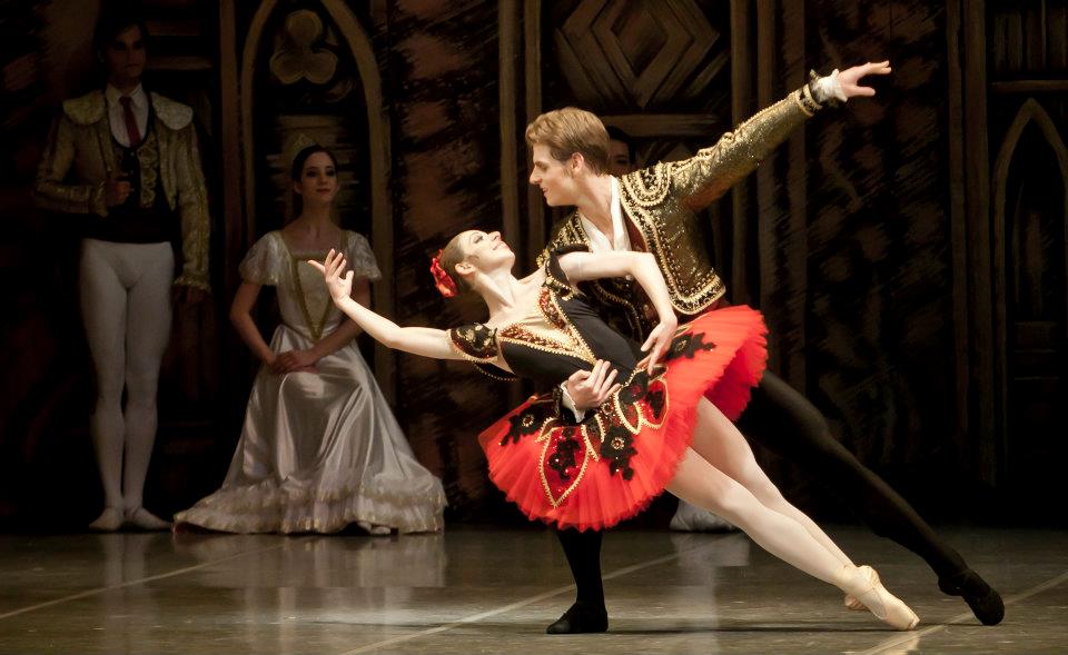 Don Quijote choreography Jaroslav Slavicky Photo © Martin Divisek Prague State Opera Alina nanu and Michal Krcmar  (8)