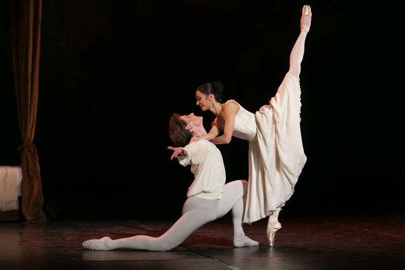 Manon - Sir Kenneth MacMillan, Photo © Sakari Viika, Manon - Petia Ilieva, Des Grieux - Michal Krcmar (15)