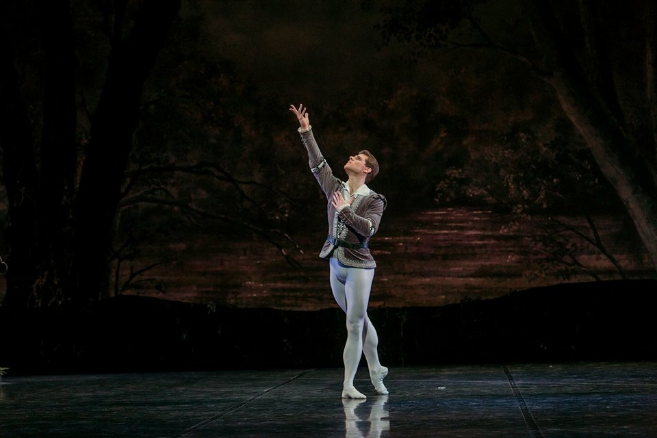 ALBRECHT MICHAL KRCMAR GISELLE HANAKO MATSUNE PHOTO SAKARI VIIKA FINNISH NATIONAL BALLET 2018 MYRTHA ABIGAIL SHEPPARD  (6)